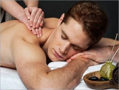 Body massager with steam